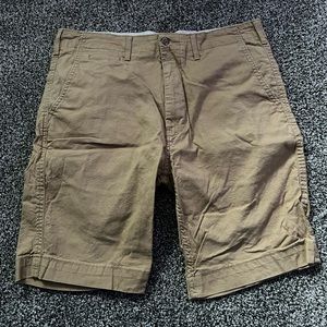 Men’s Levi 34” Waist Tan Cargo Shorts